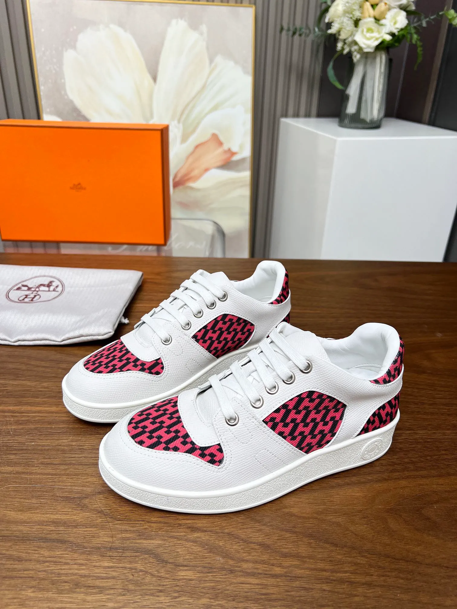 👟👟Ex-factory price 520👟👟 🔥🔥🔥French direct mail HERMES/Hermès flat fashion sports and casual shoes Korean style lace-up mesh lightweight! ! Breathable and comfortable, standard size 35/40 (41 can be customized and will not be returned)